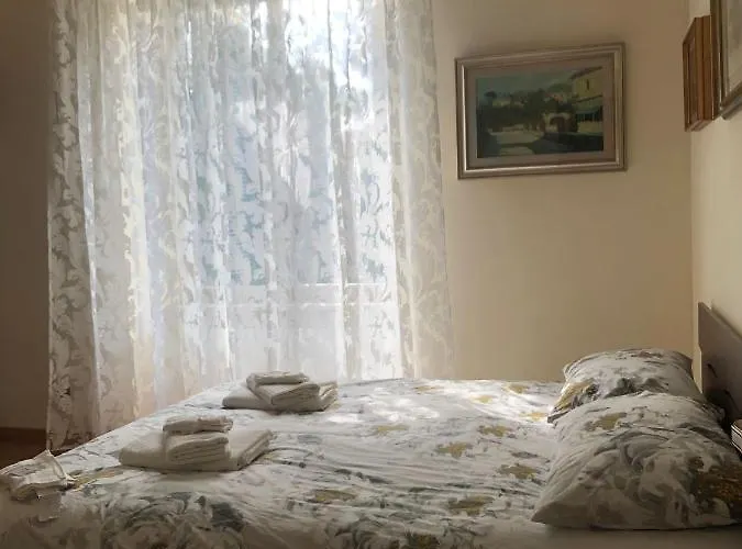 Dimora Del Bosco 3* נאפולי